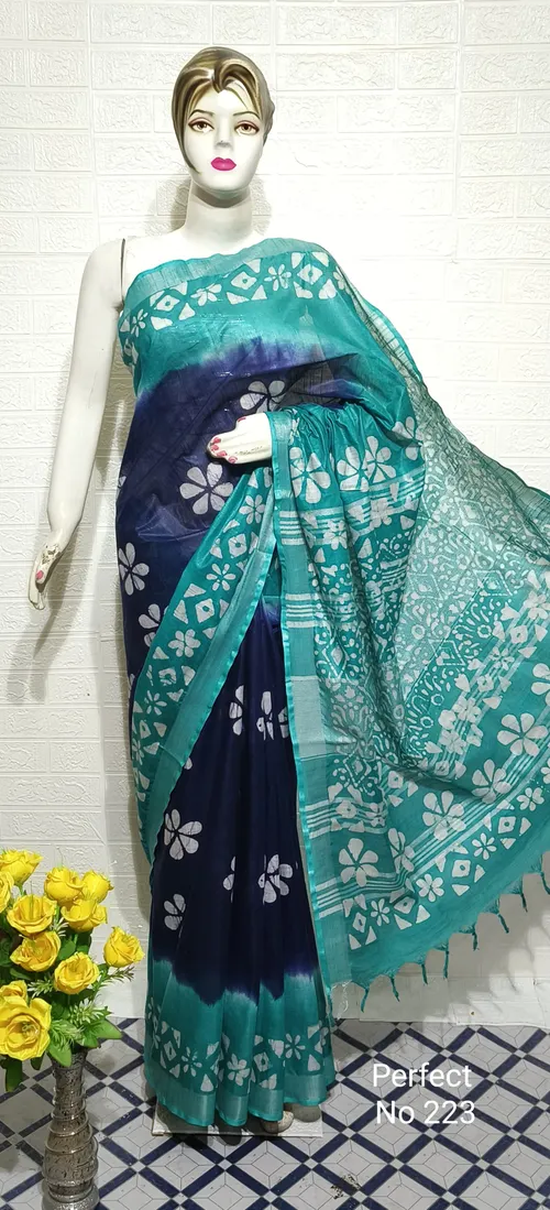 Elegant Cotton Slub Saree with Intricate Batik Print