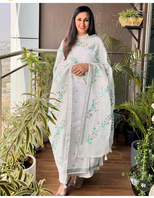 Linen Floral Embroidery Salwar