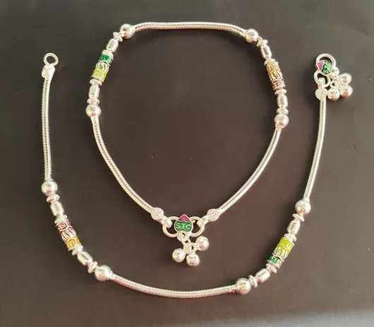  Fashionable Lightweight Anklets with Enamel Charms for Girls & Women