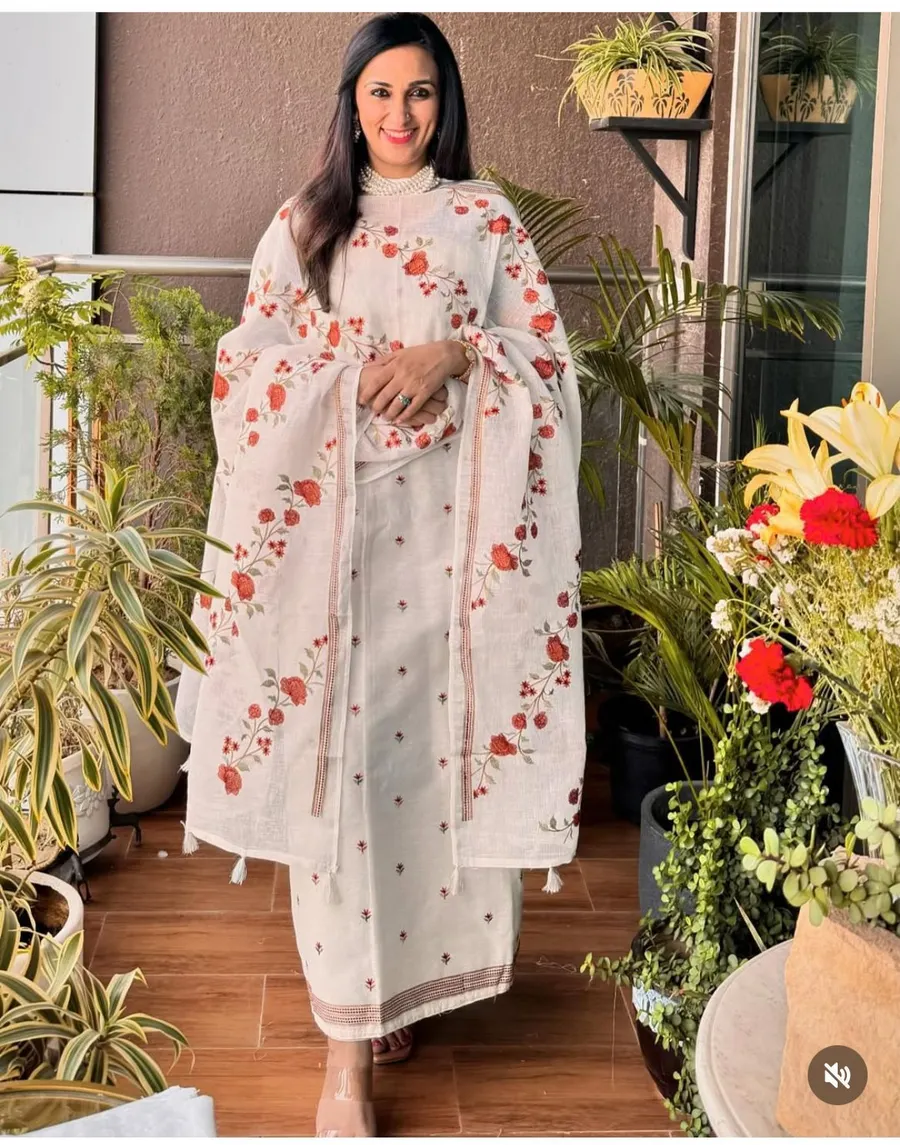 Linen Floral Embroidery Salwar