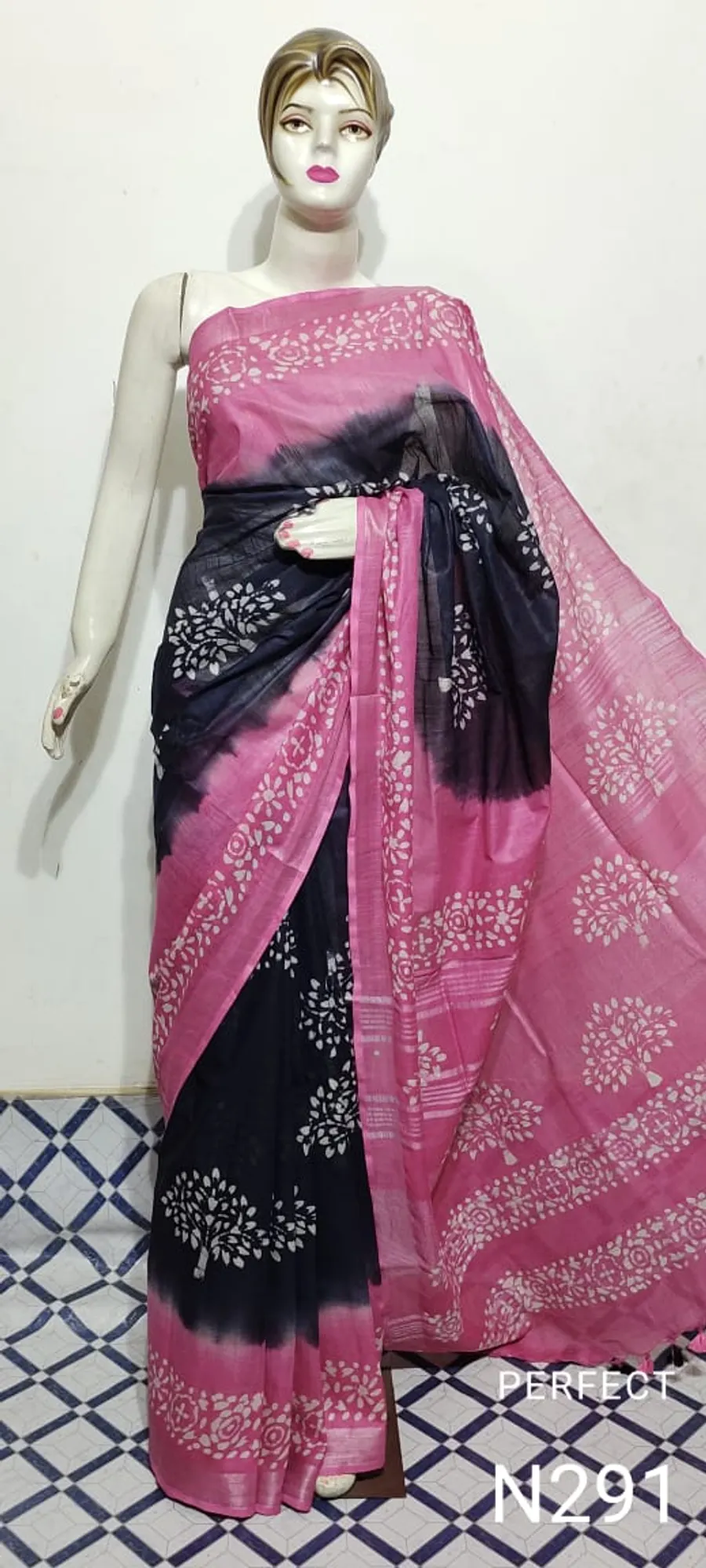 Elegant Cotton Slub Saree with Intricate Batik Print