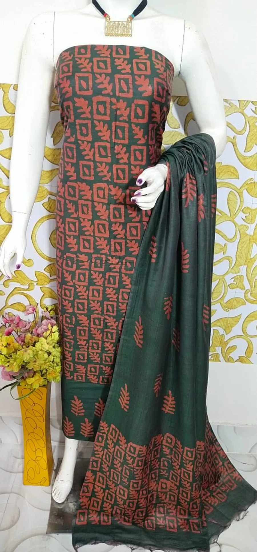 Elegant Katan Salab Batik Suit – Handcrafted Ethnic Ensemble