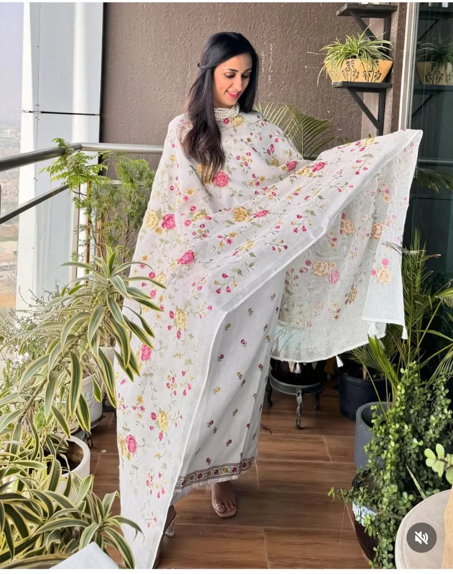 Linen Floral Embroidery Salwar