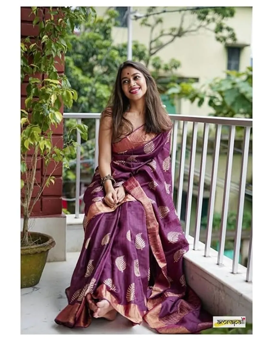 Exquisite Tussar Silk Saree with Luxurious Zari Border, Rich Pallu, and Blouse Piece