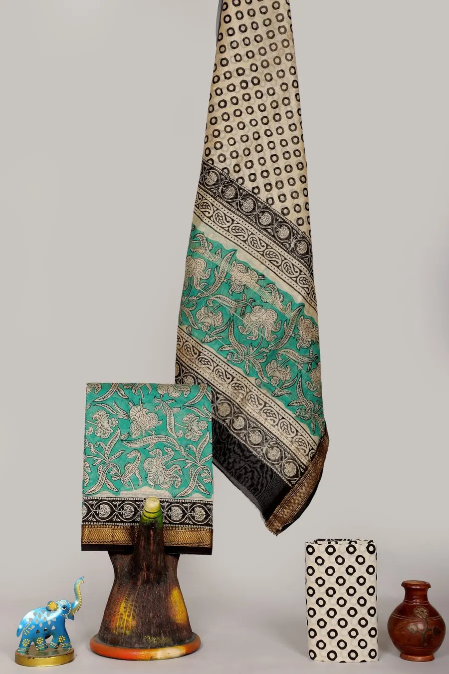 Exquisite Hand Block Print Salwar Kameez: Artistic & Stylish Salwar